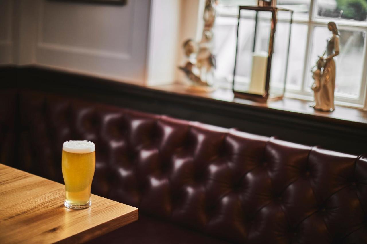 مبيت وإفطار ميدينهيد The Lord Grenfell المظهر الخارجي الصورة The interior of the pub